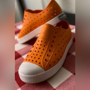 Native Jefferson Shoes, Orange, Size J1